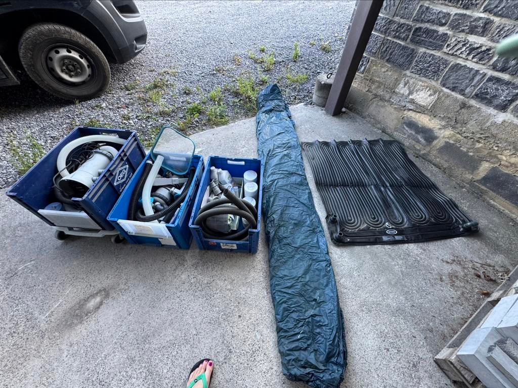 Lot d accessoires pour piscine, bâche, tapis chauffants,…, Enlèvement, Utilisé