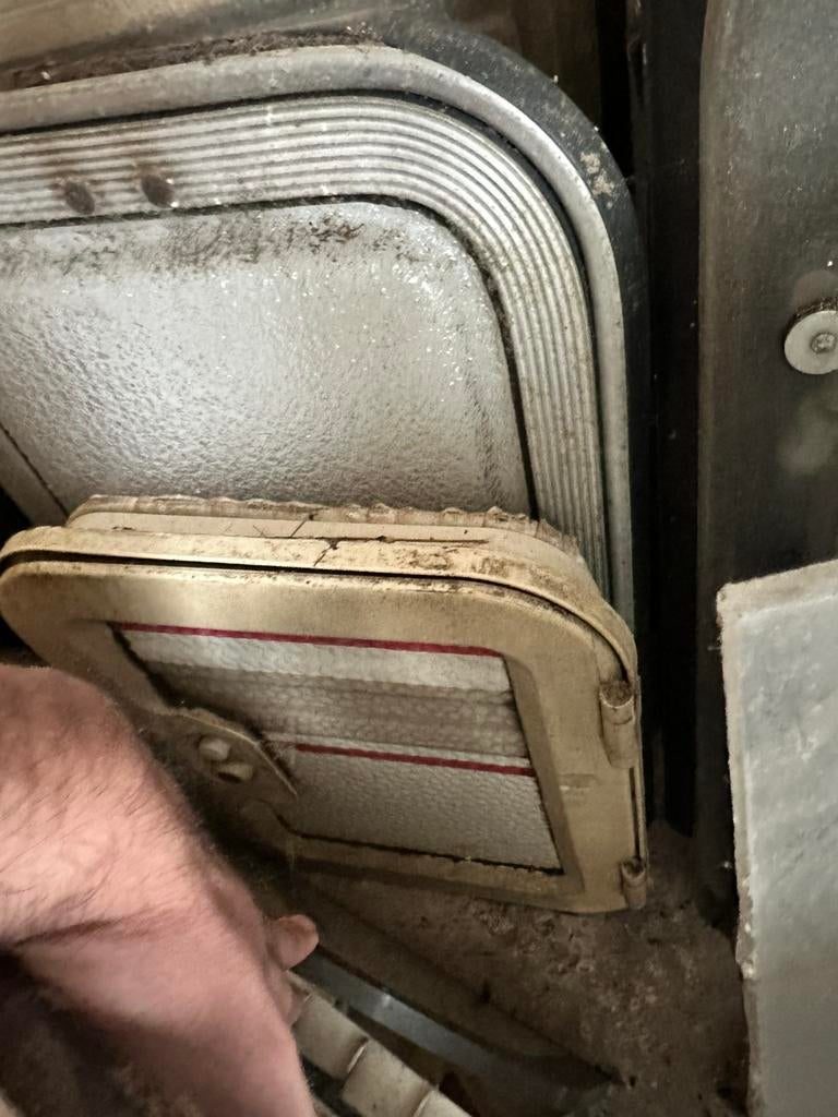 Trappes de service pour caravanes, Enlèvement, Comme neuf