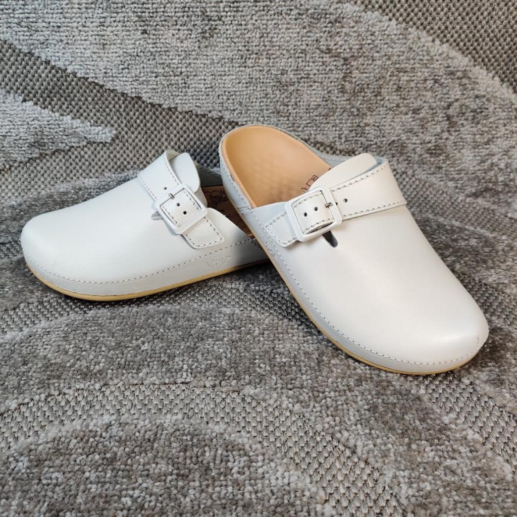 Vital gesloten slippers klomp wit leder anti-spatader nieuw, Kleding | Dames, Ophalen of Verzenden, Wit, Slippers