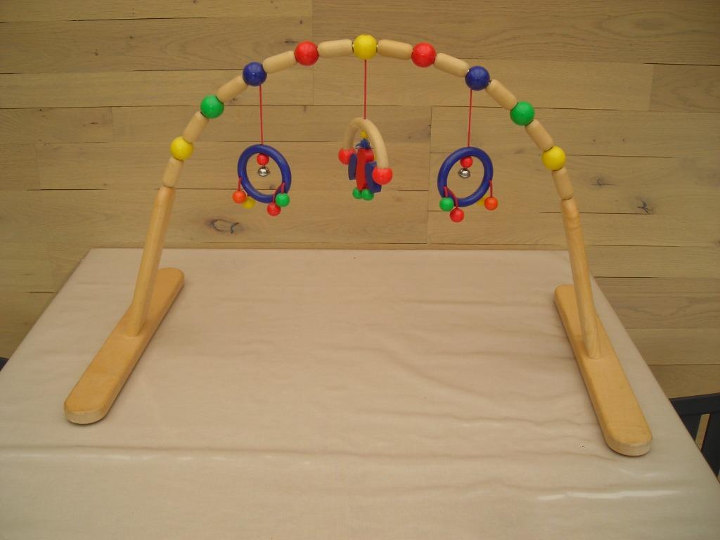 Houten babyspeeltje, Ophalen, Zo goed als nieuw