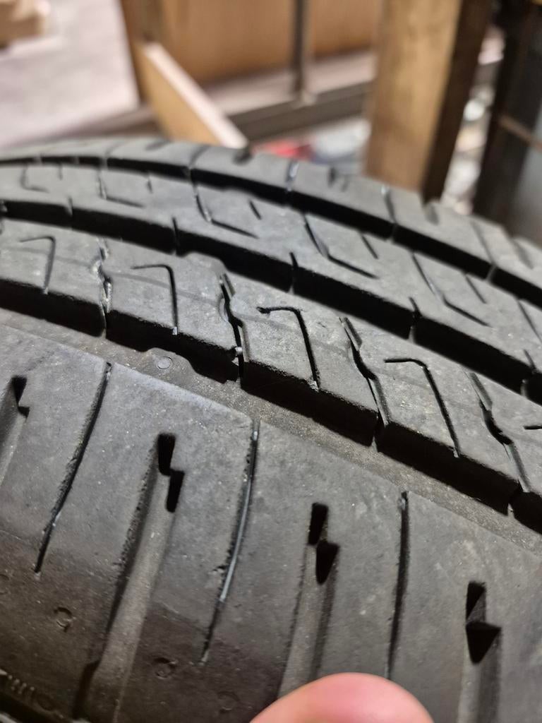 Pneu été 185/70 R14h VW POLO