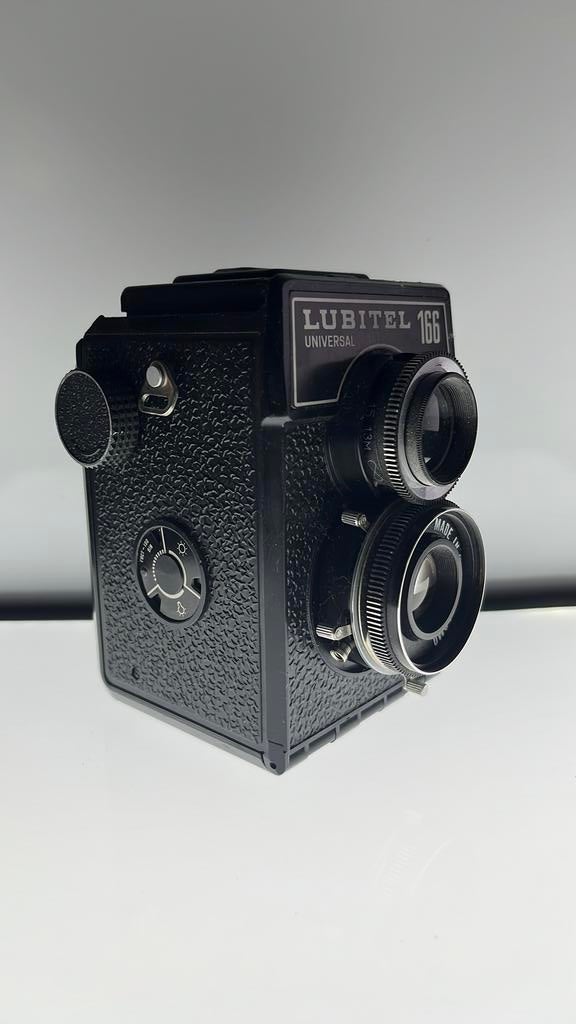 Lubitel 166 Universal (LOMO) - TLR analoge foto camera, Enlèvement ou Envoi, Utilisé, Reflex miroir, Autres Marques