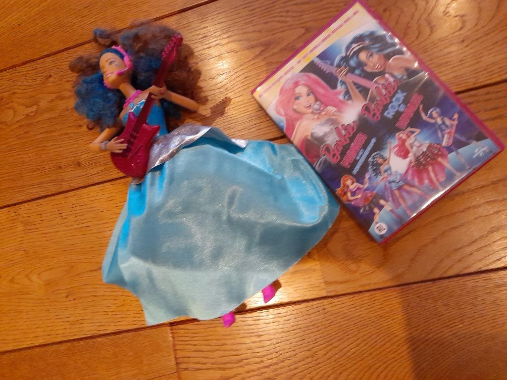 Barbie in Rock 'N Royals Singing Erika Doll + dvd, Ophalen of Verzenden, Gebruikt, Barbie