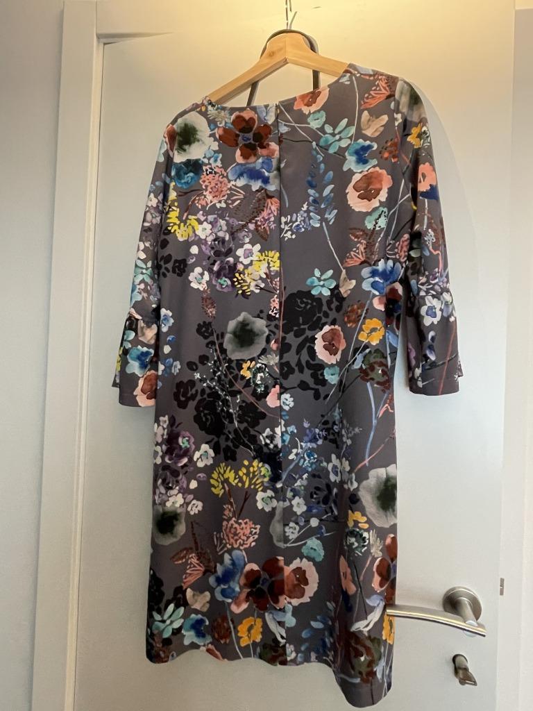 Carolin Biss kleedje als nieuw SOLDENPRIJSJE, Kleding | Dames, Jurken, Ophalen, Zo goed als nieuw, Maat 42/44 (L)