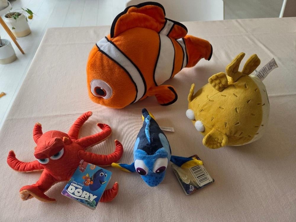 set grote Disney figuren pluche Dory Nemo, Verzamelen, Ophalen, Overige figuren, Nieuw, Knuffel