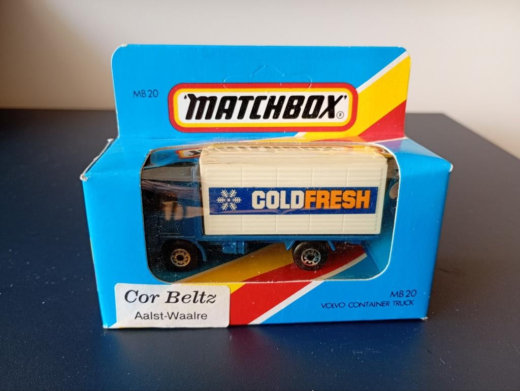 Matchbox MB20 Volvo Container Truck Goldfresh in doosje, Ophalen of Verzenden