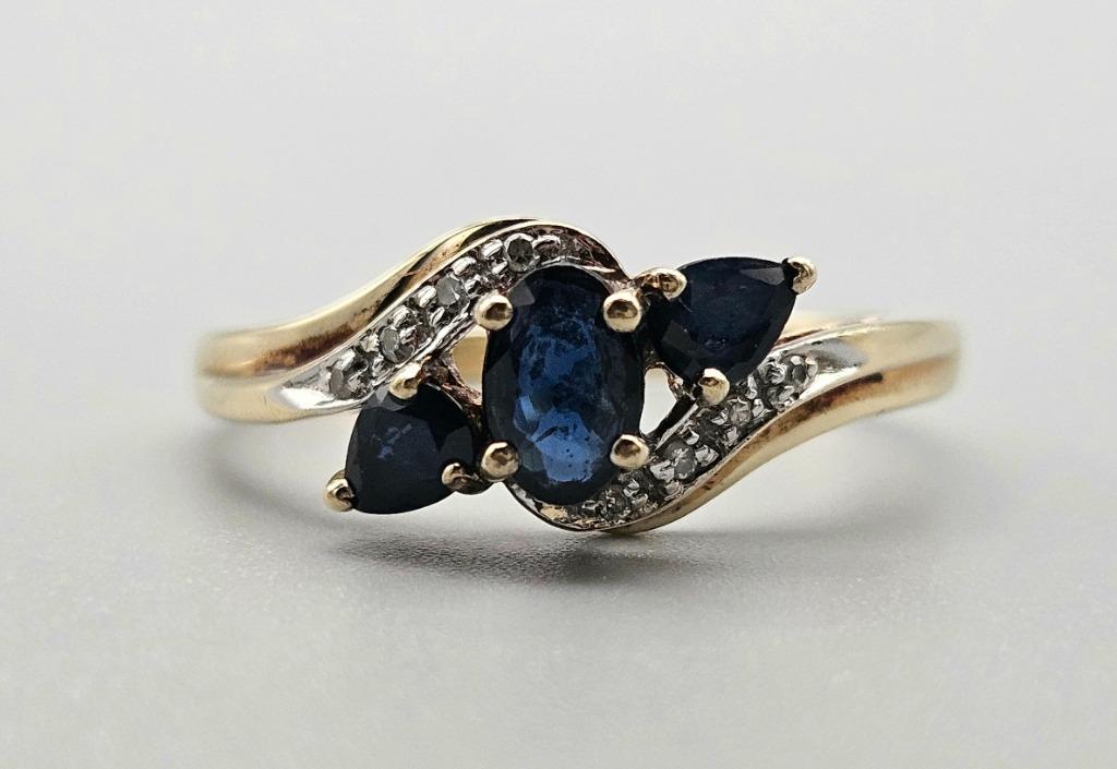 Gouden Vintage ring met blauwe saffier en diamant. 2025/118, Handtassen en Accessoires, Ringen, Blauw, 19 tot 20, Ophalen of Verzenden