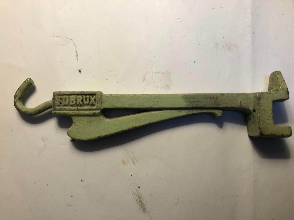 "FOBRUX", Les Fonderies Bruxelloises, gietijzeren onderdeel, Ophalen