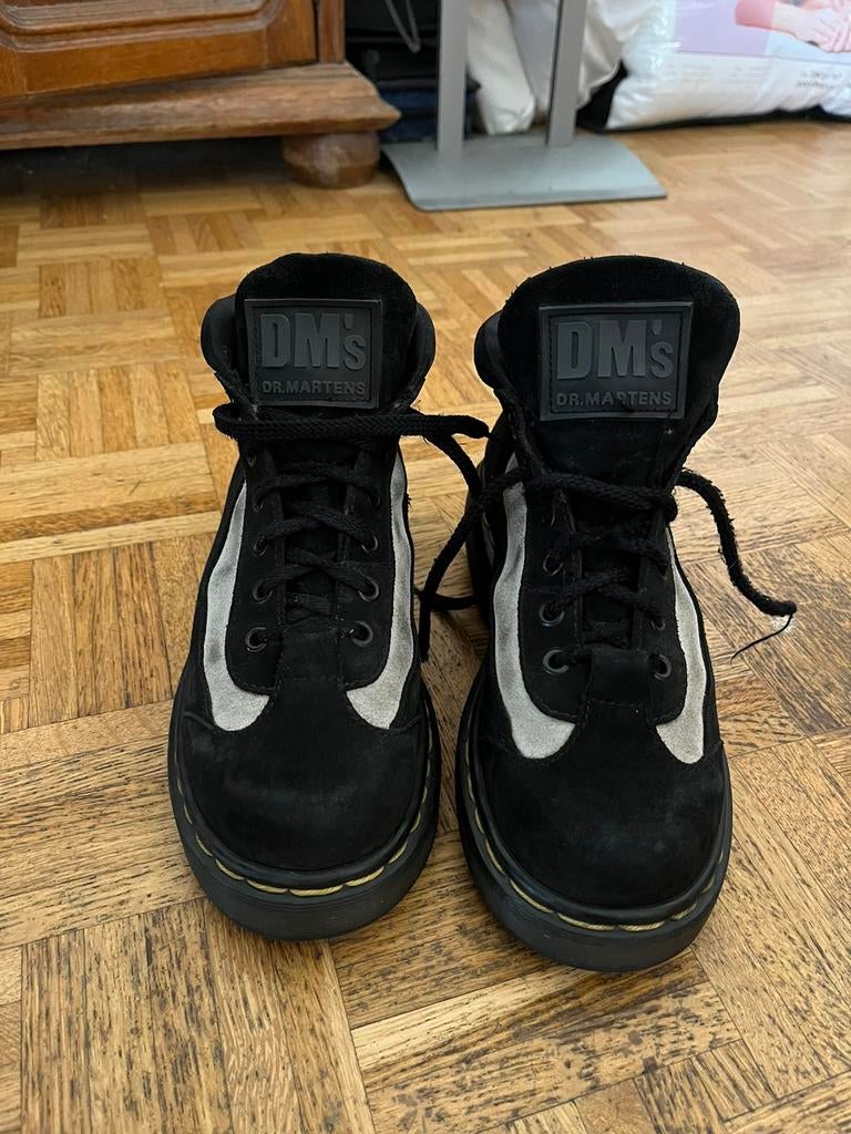 Boots Dr Martens, Enlèvement ou Envoi, Porté, Blanc