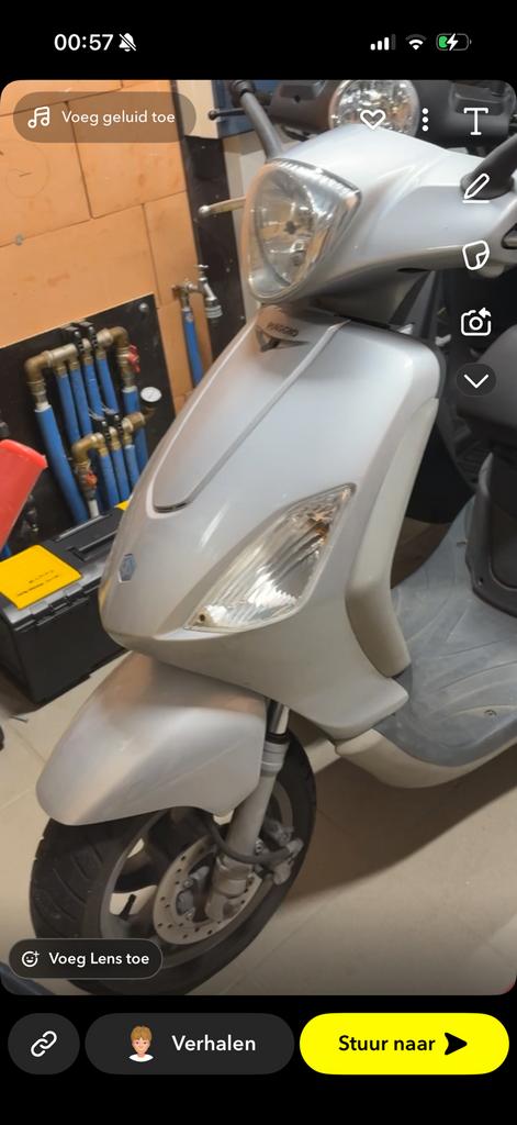 Piaggio 125cc project, Fietsen en Brommers, Scooters | Piaggio, Zo goed als nieuw, Fly, Ophalen