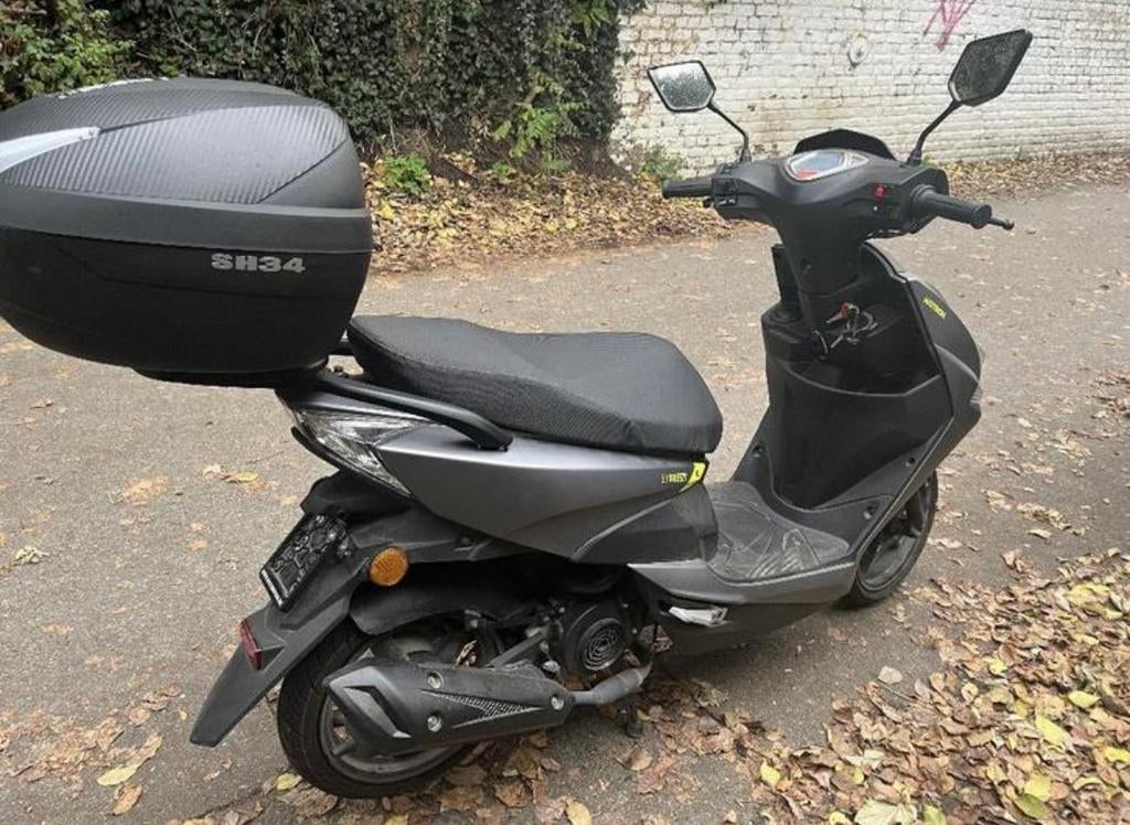 Scooter Classe B motron breezy 50 neuf 300km au compteur, Enlèvement, Comme neuf