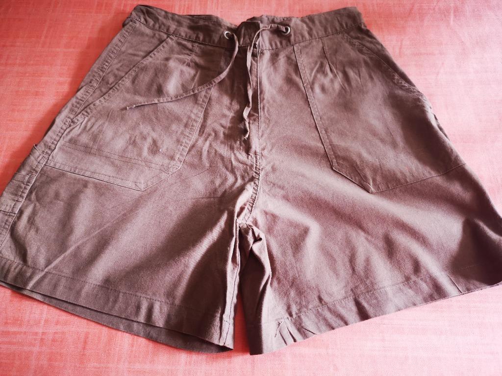 Donkerbruine short S, Ophalen of Verzenden, Zo goed als nieuw