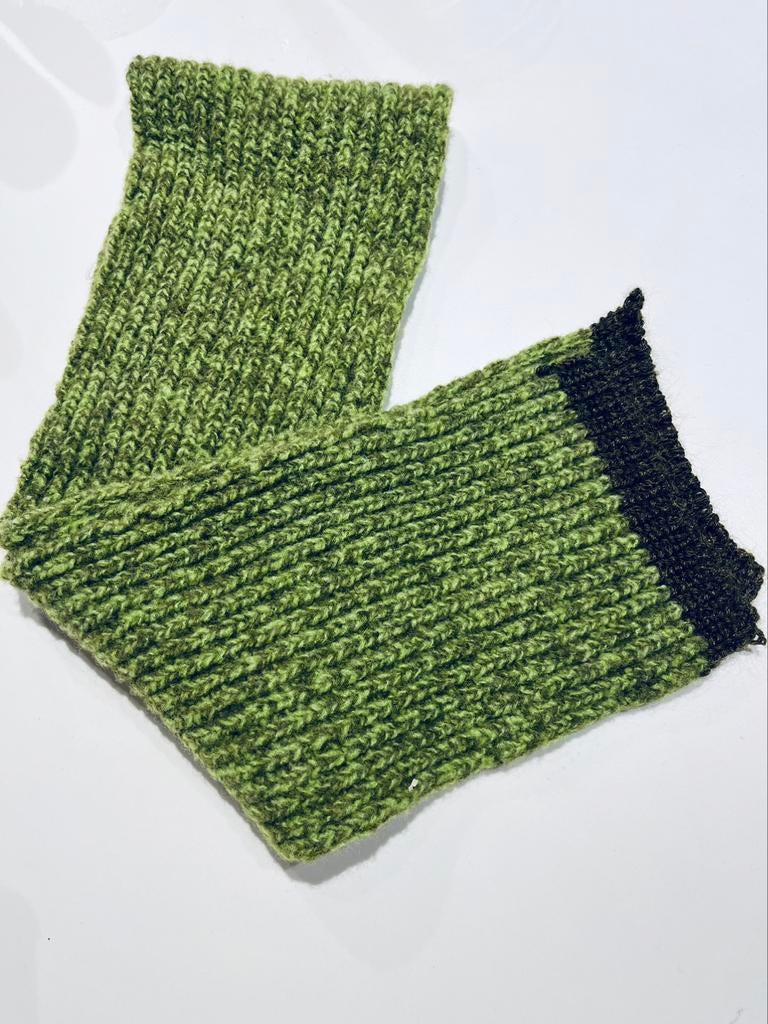 Groen gebreid sjaaltje, Ophalen of Verzenden, Gebruikt, Jongen of Meisje, Sjaal