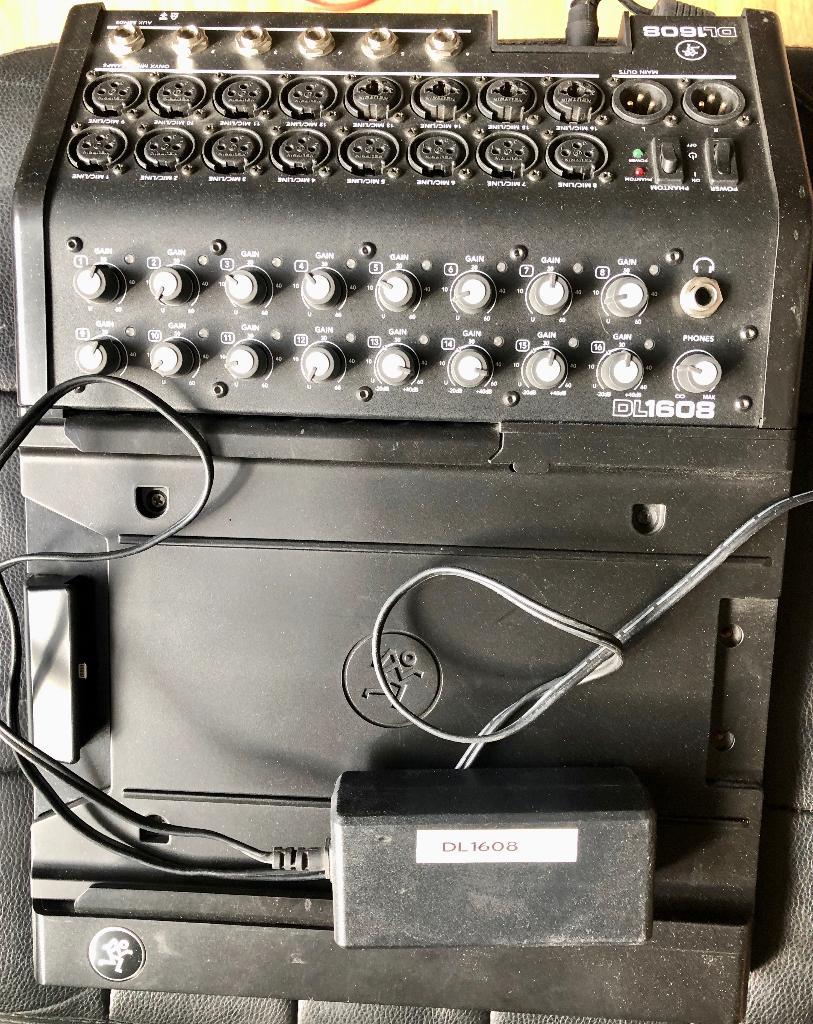 Mackie DL1608, Muziek en Instrumenten, Ophalen, Gebruikt, 10 tot 20 kanalen, Microfooningang