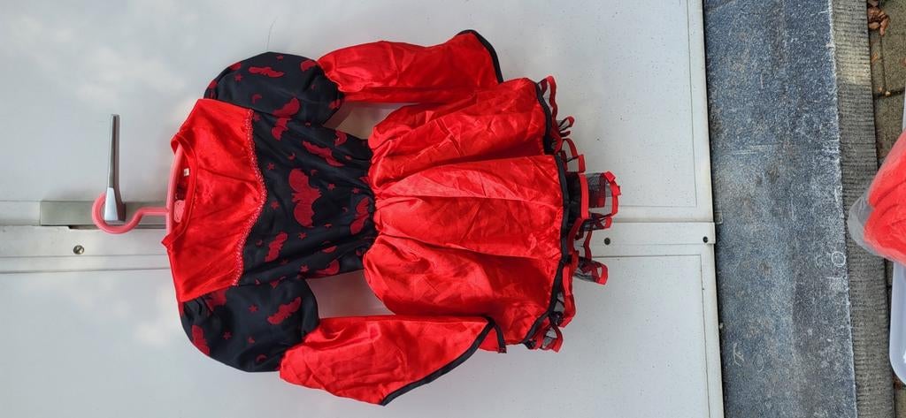 Rood zwart vleermuizen kleedje  6 jaar helloween, Kinderen en Baby's, Carnavalskleding en Verkleedspullen, Ophalen of Verzenden