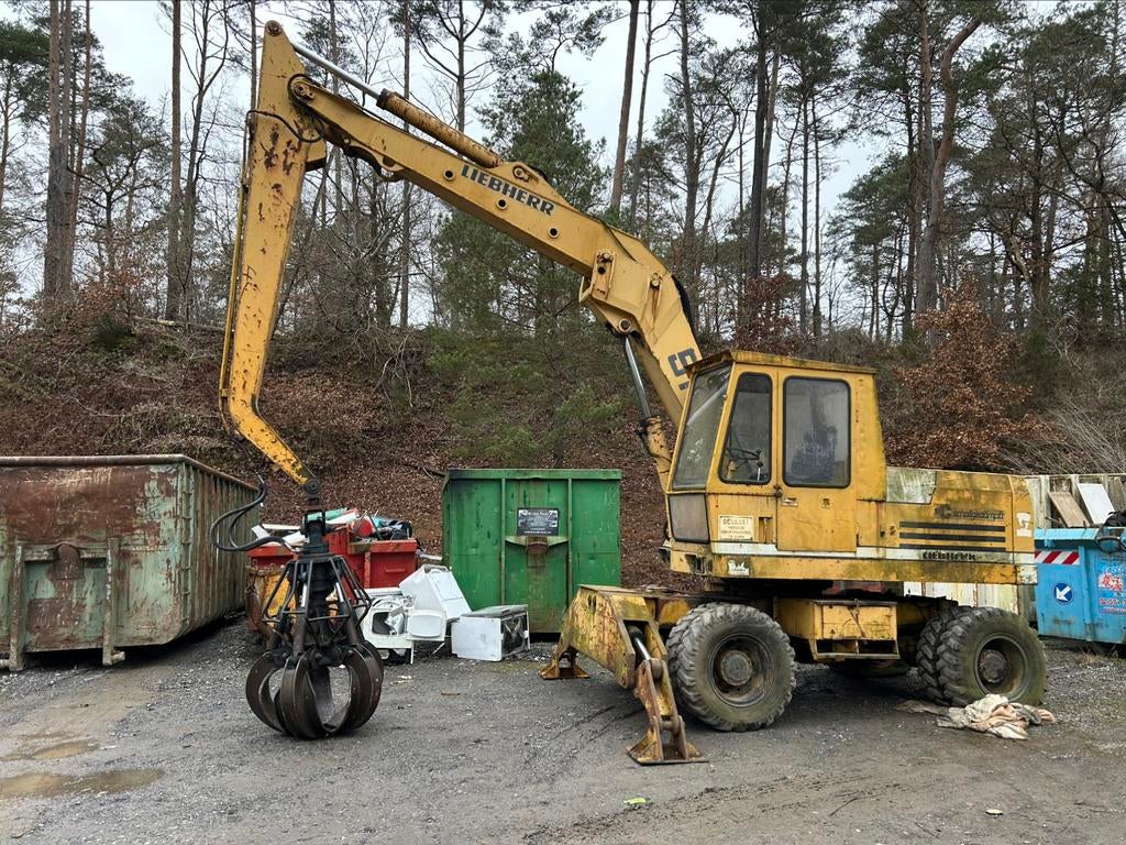 Grue, libère, 911 et poclain, Enlèvement, Grue