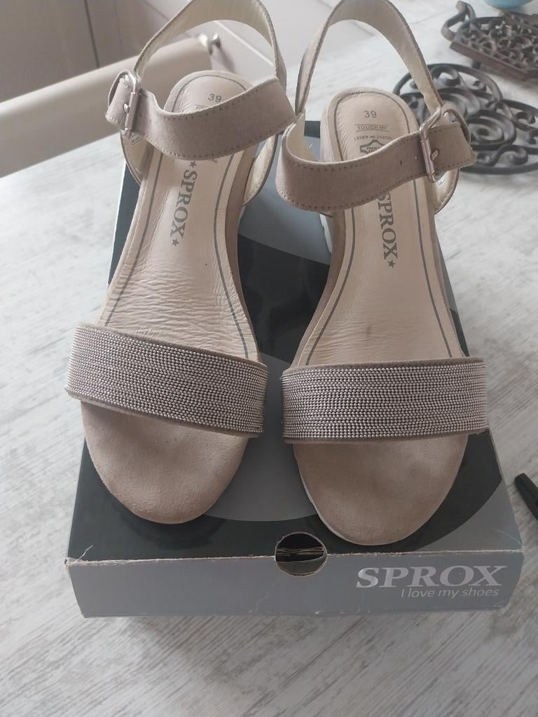 sandales 39, Vêtements | Femmes, Enlèvement, Porté
