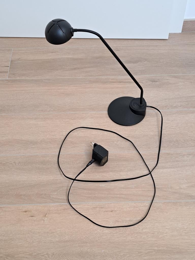 Lampe de bureau Ikea, Enlèvement