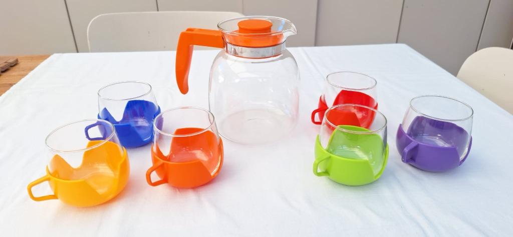 Service vintage carafe + 6 verres multicolores années 70-80, Antiquités & Art, Antiquités | Verre & Cristal, Enlèvement