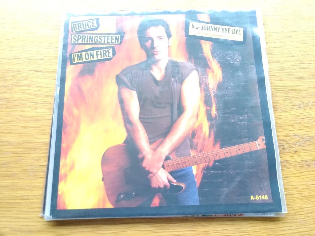 45T BRUCE SPRINGSTEEN--IM ON FIRE----, Gebruikt, 7 inch, Single, Ophalen of Verzenden