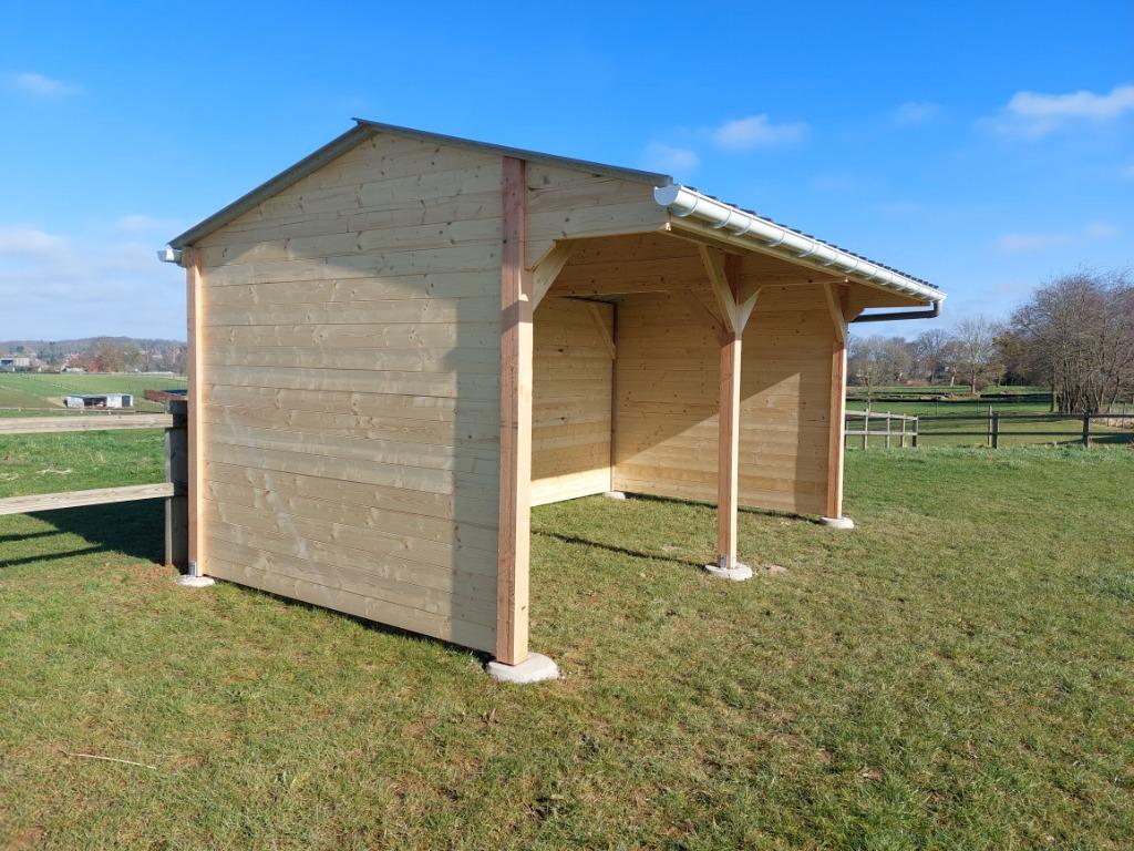 Abri de prairie 3 x 6 m en modèle Valentin, Pâturage, 2 ou 3 chevaux ou poneys