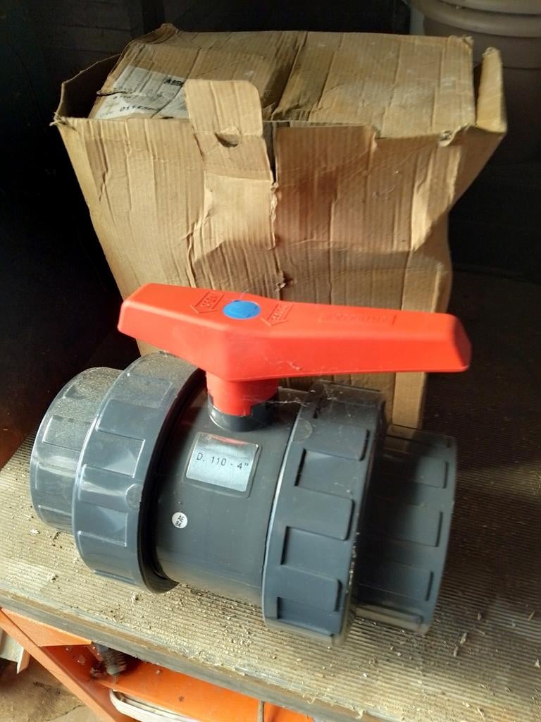 PVC Kogelkraan 110mm dubbele wartel NIEUWE, Ophalen, Zo goed als nieuw