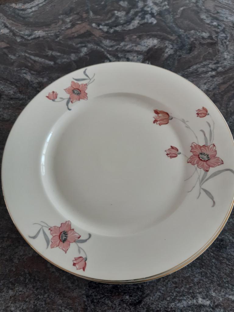 Grote ronde serveerschotels - 2 stuks - in zeer goede staat, Antiek en Kunst, Curiosa en Brocante, Ophalen