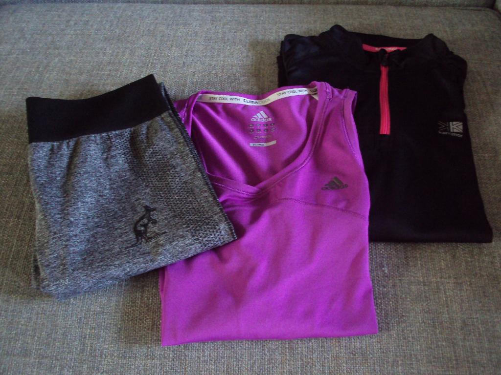 Sportkledij : broek, topje Adidas, shirt lange mouwen NIEUW, Kleding | Dames, Ophalen of Verzenden, Maat 36 (S), Paars