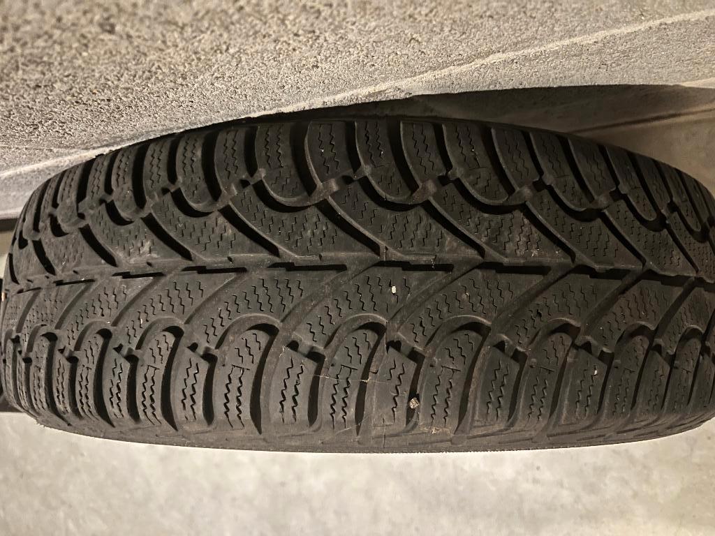 2 winterbanden, Auto-onderdelen, Banden en Velgen, Ophalen, Gebruikt, 15 inch, 175 mm