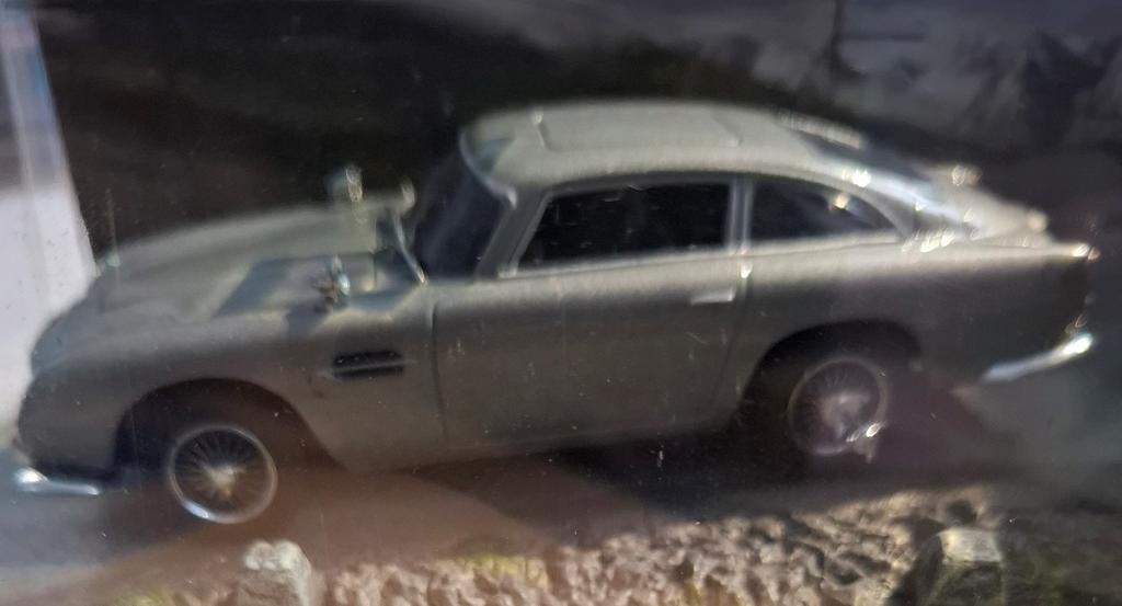 Aston Martin DB5 1/43 James Bond, Ophalen of Verzenden
