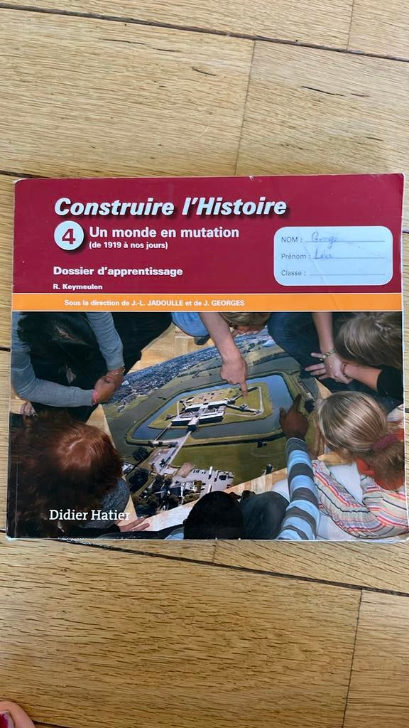 Construire l’histoire 4 un monde en mutation, Comme neuf, Histoire