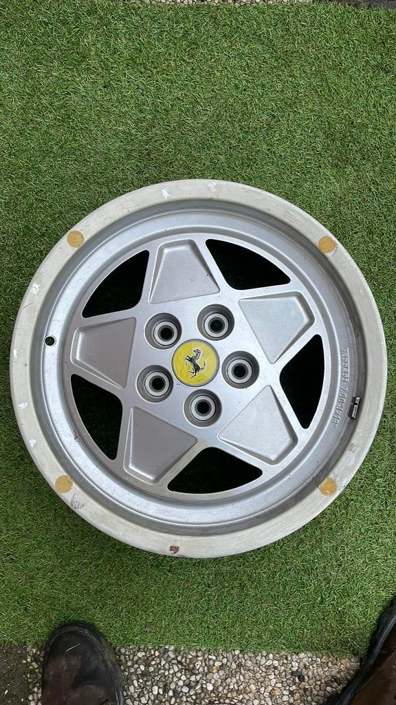 Ferrari velg, Auto-onderdelen, Ophalen
