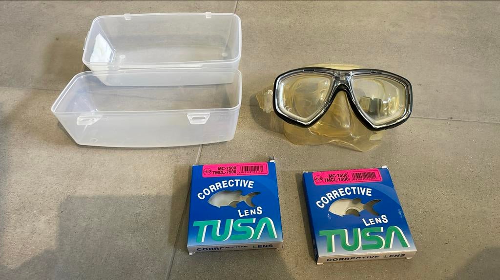 Masque Tusa Geminus avec lunettes adaptées -4 et -5.5, Sports nautiques & Bateaux, Plongée, Enlèvement ou Envoi, Utilisé, Lunettes de plongée ou Tuba