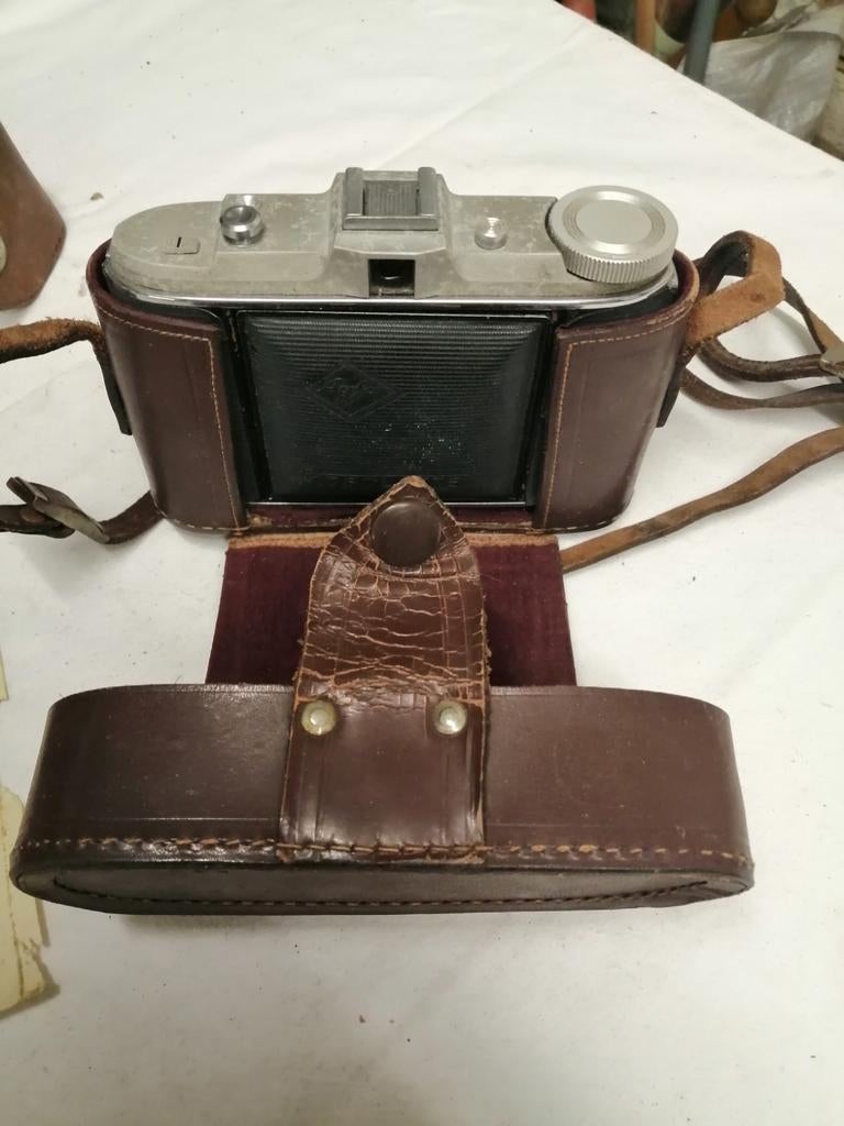 Fototoestel Agfa Isolette jaren 1940-1950, Ophalen
