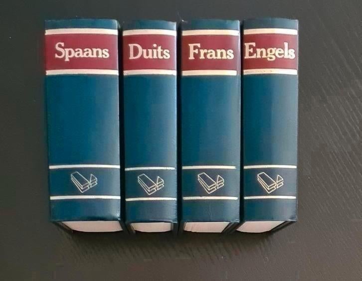Setje van 4 woordenboekjes, ook leuk als decoratie, Ophalen of Verzenden