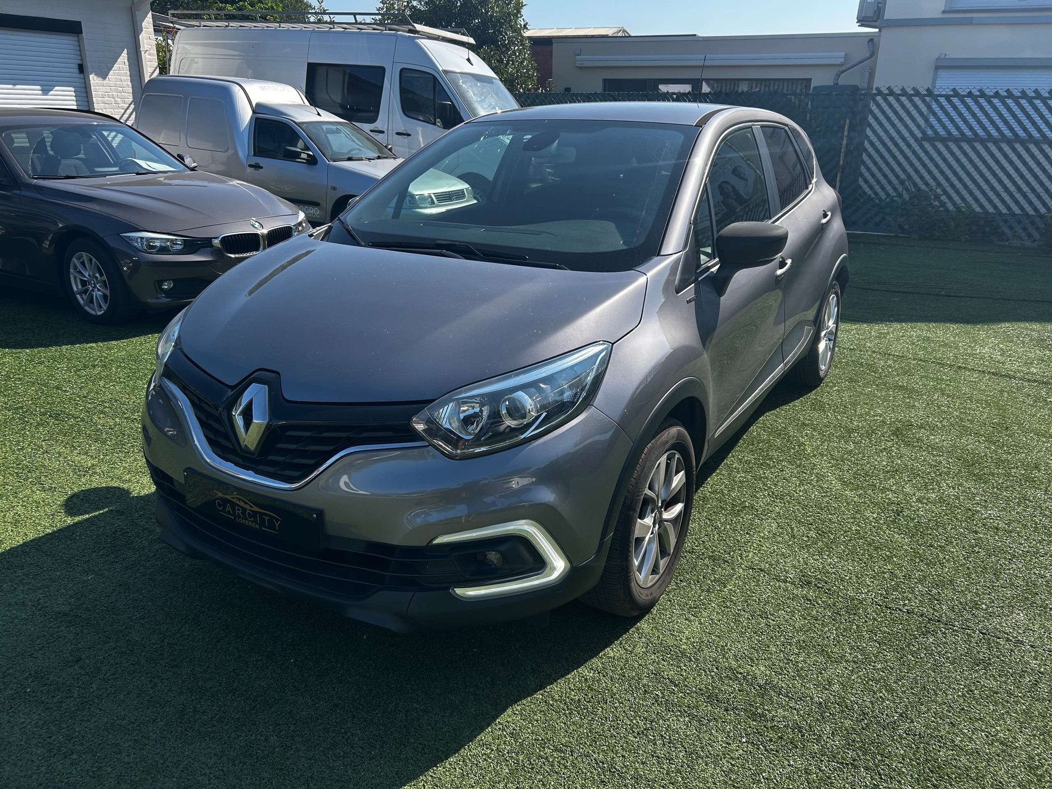 Renault Captur 0.9 TCe Limited Edition  GPS  AIRCO  KE, Autos, Renault, Argent ou Gris, Achat, Euro 6, Entreprise
