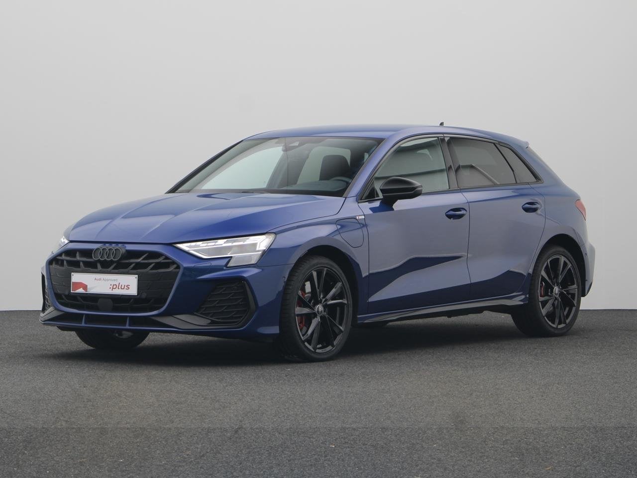 Audi A3 Sportback PHEV COMPETITION 45 TFSIe  272 PK S-TRONIC, Auto's, Automaat, Blauw, Bedrijf, Hybride Elektrisch/Benzine