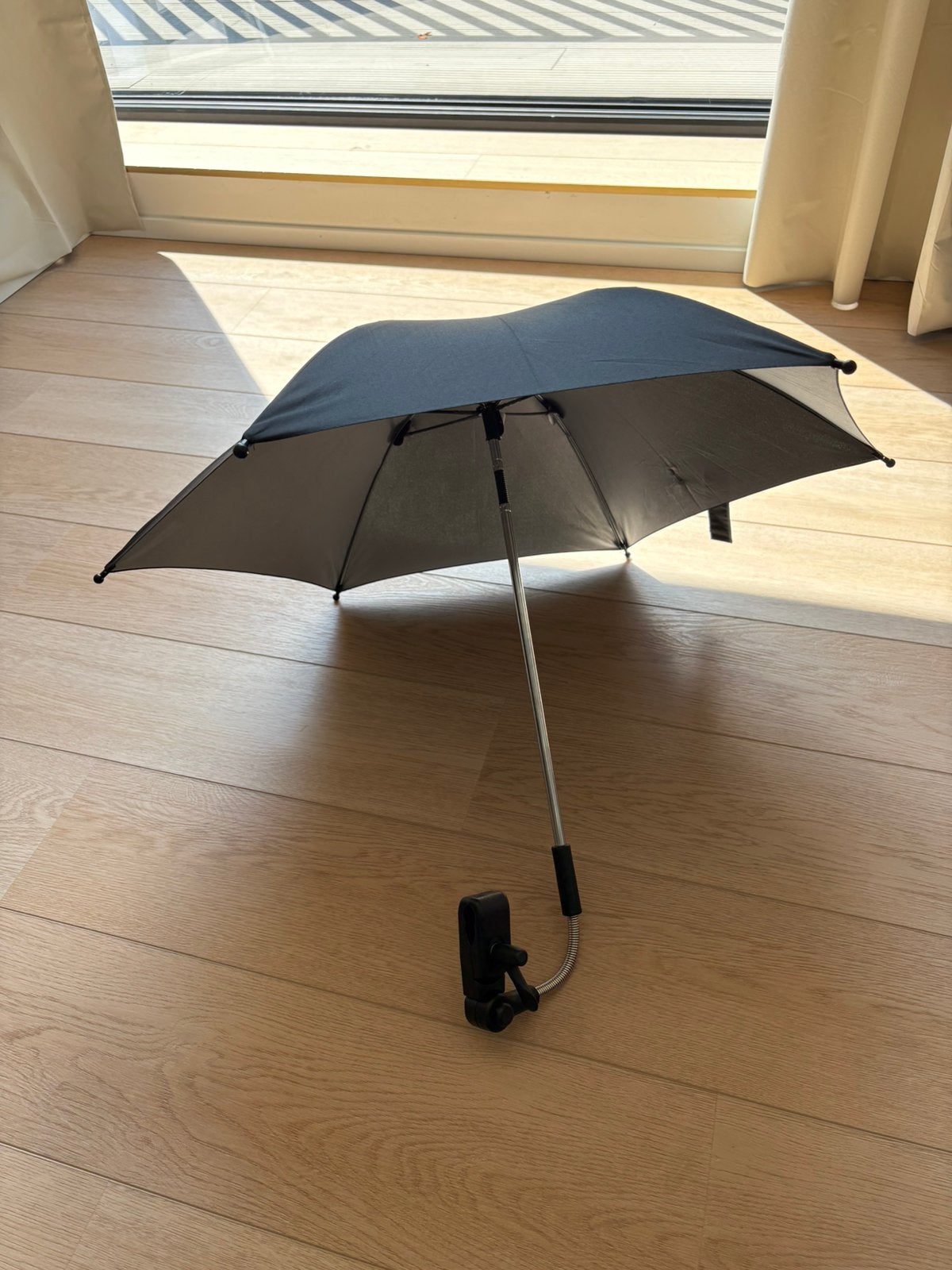 Ombrelle poussette / Stroller UV Umbrella, Bijoux, Sacs & Beauté, Parapluies, Enlèvement, Comme neuf, Noir