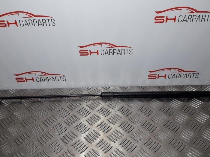 Amortisseur capot moteur droit d'un Volkswagen Fox, Volkswagen, -, 3 mois de garantie, Utilisé