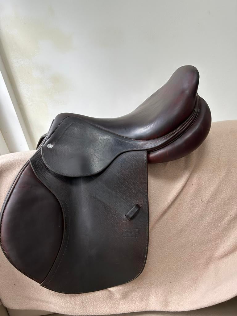 selle cwd 17’ à vendre, Animaux & Accessoires, Chevaux & Poneys | Selles, Enlèvement, Comme neuf