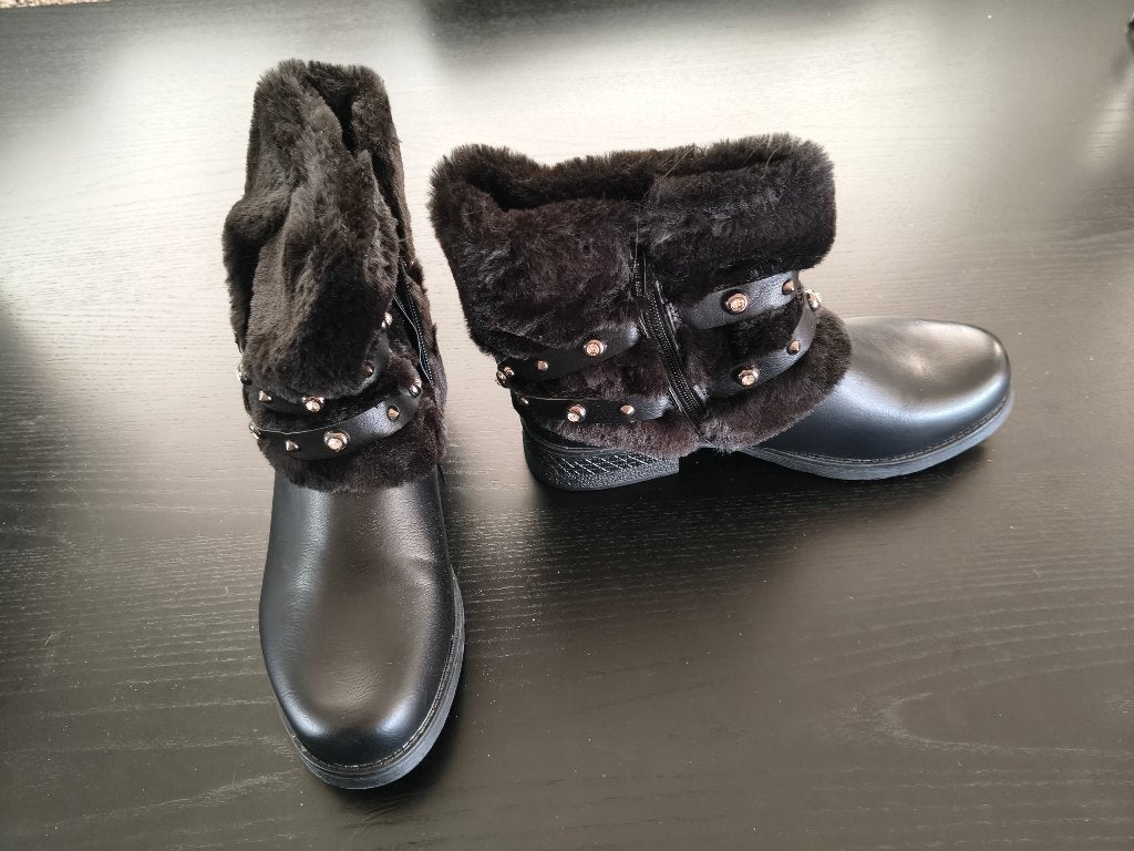 Boots met nep bontje maat 40 (zgan), Ophalen of Verzenden, Zo goed als nieuw, Zwart