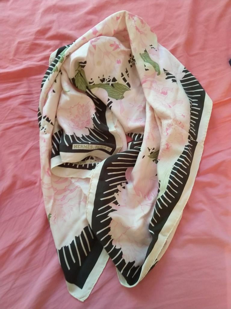 Authentieke sjaal van Hermès, Verzenden