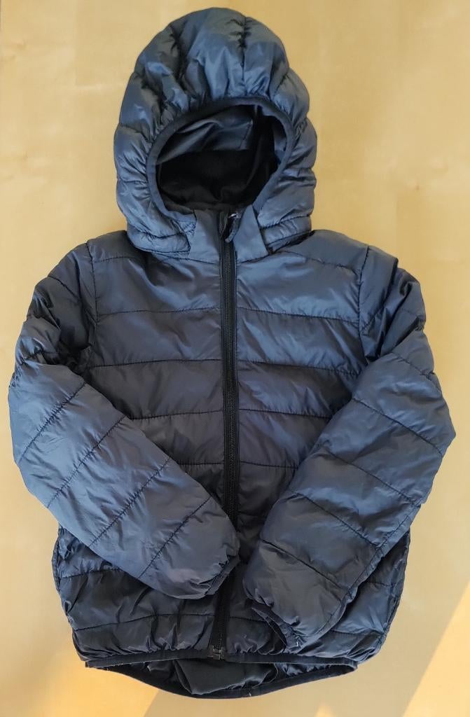 Marineblauwe dunne donsjas, maat 122/128 (H&M), Enfants & Bébés, Vêtements enfant | Taille 122, Garçon ou Fille, Enlèvement ou Envoi