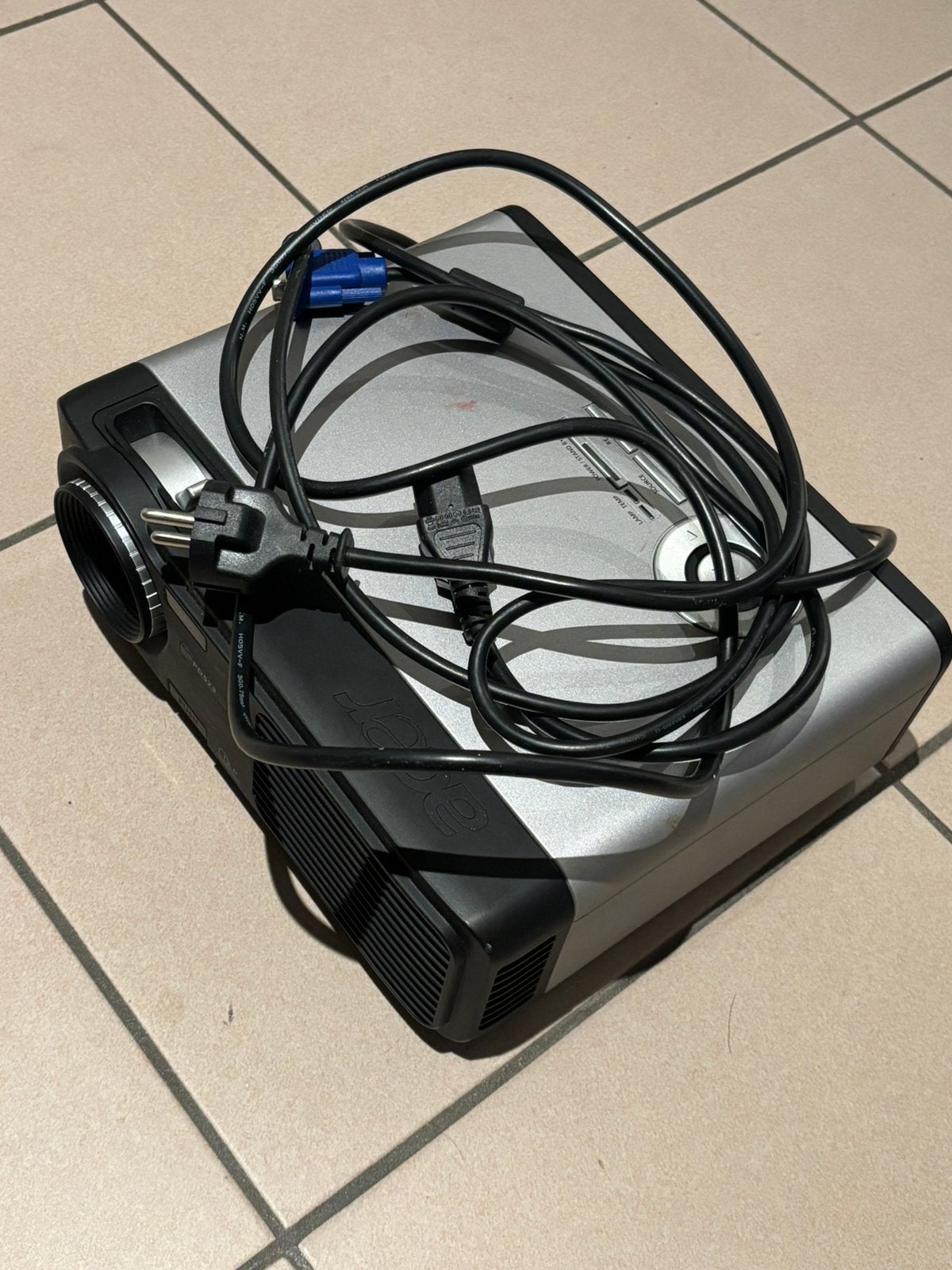 Beamer, Computers en Software, Pc- en Netwerkkabels, Ophalen, Gebruikt