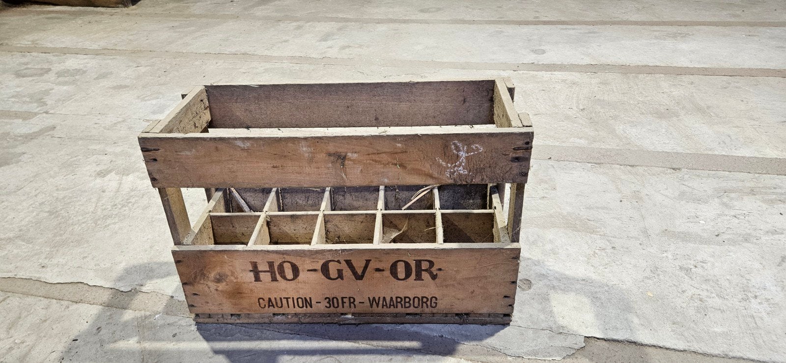 Partij oude houten bierbakken – voormalige brouwerij Hoegaar, Ophalen