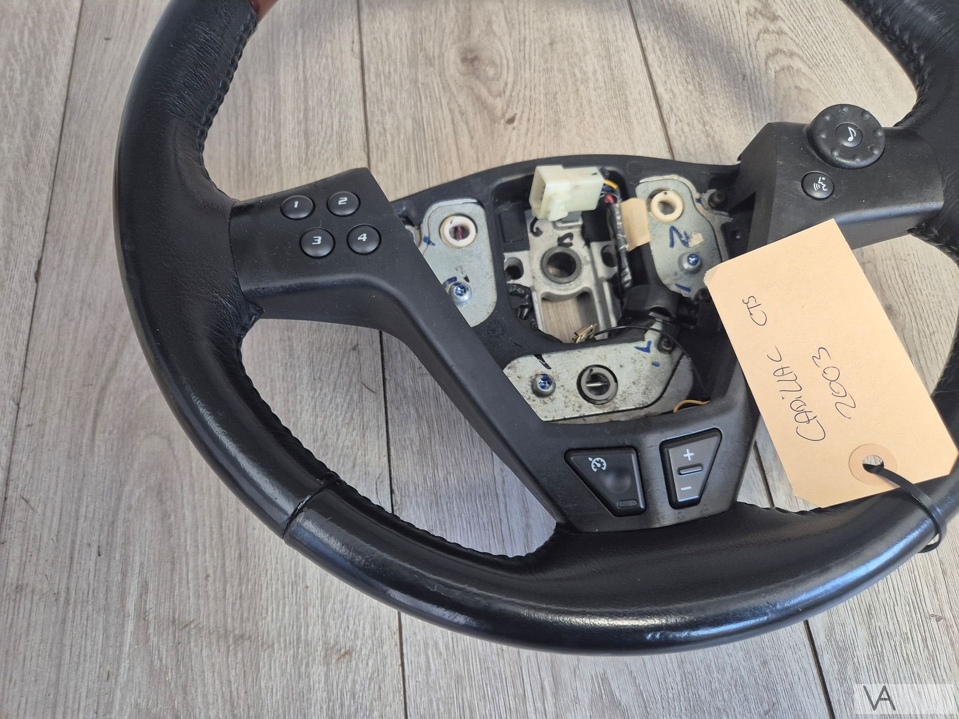 Houten stuur met knoppen van Cadillac CTS 2003 tot 2007 €100, Cadillac, -, Utilisé, -