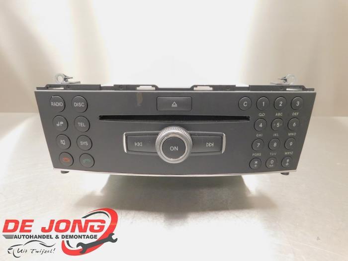 Radio/Lecteur CD d'un Mercedes C-Klasse, Autos : Pièces & Accessoires, Électronique & Câbles, Mercedes-Benz, Utilisé, 3 mois de garantie