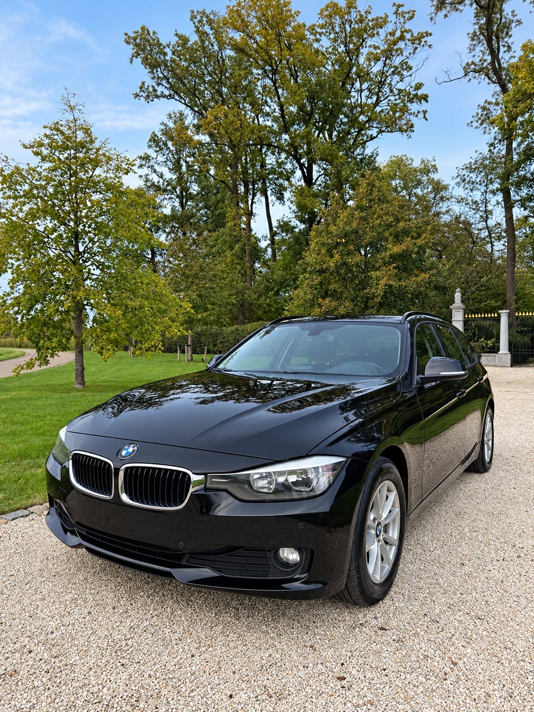 BMW 318d Touring 2013 | Sensor Parc | Bien entretenu !, Autos, Euro 5, Achat, Boîte manuelle, Noir