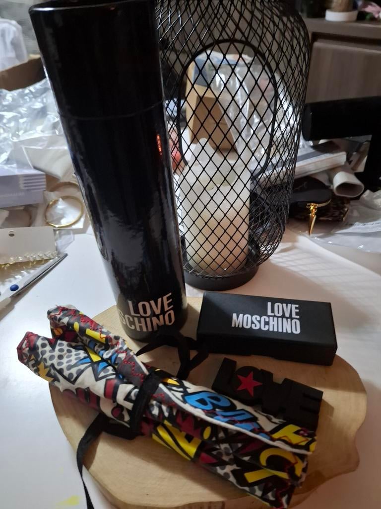 Setprijs LOVE MOSCHINO, Ophalen of Verzenden