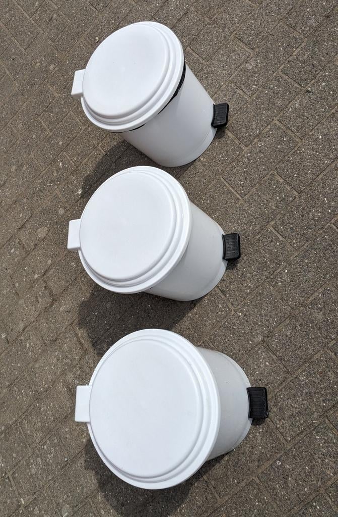 3 pedaalemmers 15 liter in nieuwstaat, Ophalen